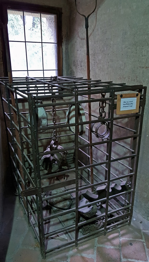 Prisoner Cage
